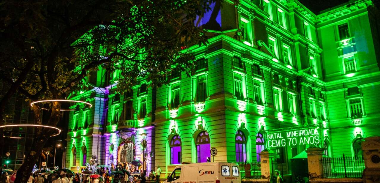 Fachada iluminada do Palácio da Liberdade